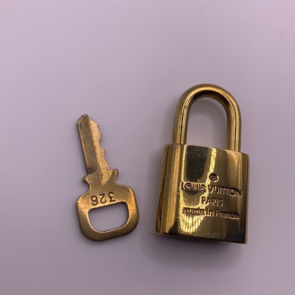 Louis Vuitton lock and key 🔐 - Picture 5 of 5